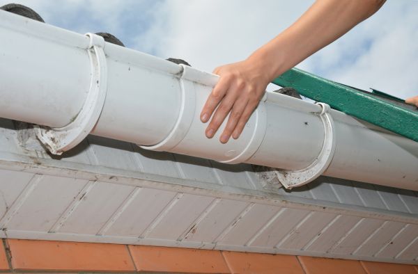 Gutter Reattachment in Lansing